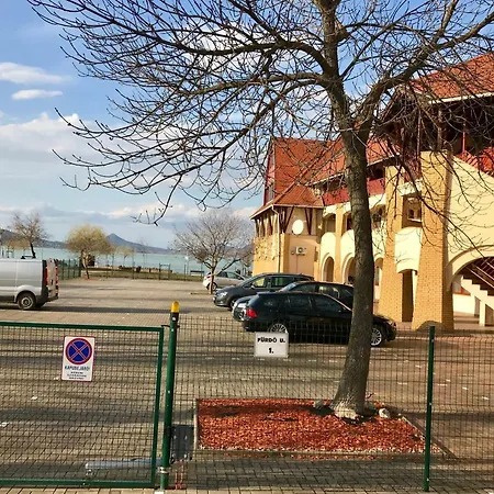 Διαμέρισμα Strand Apartman *